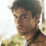 Enrique Iglesias feat. Mickael Carreira - Bailando