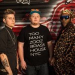 TOO MANY ZOOZ - To The Top